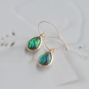 18K plated Antique green shell raindrop earrings